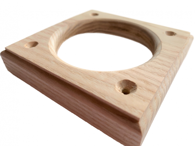 Накладка под розетку/выключатель 68 мм из дерева Ясень на бревно и блок-хаус диаметром 280мм Накладка под розетку/выключатель 68 мм из дерева Ясень на бревно и блок-хаус диаметром 280мм