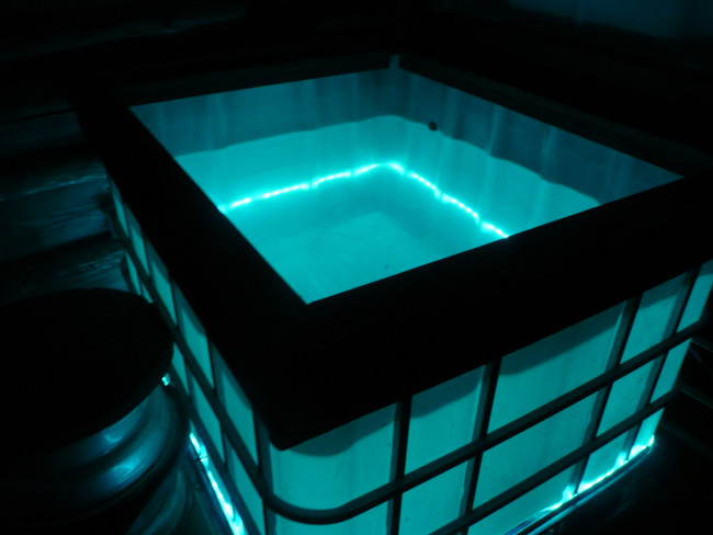 Бочка для хранения жидкостей ЕвроКуб, 1000 л,б\у,чистая, пропаренная белая 